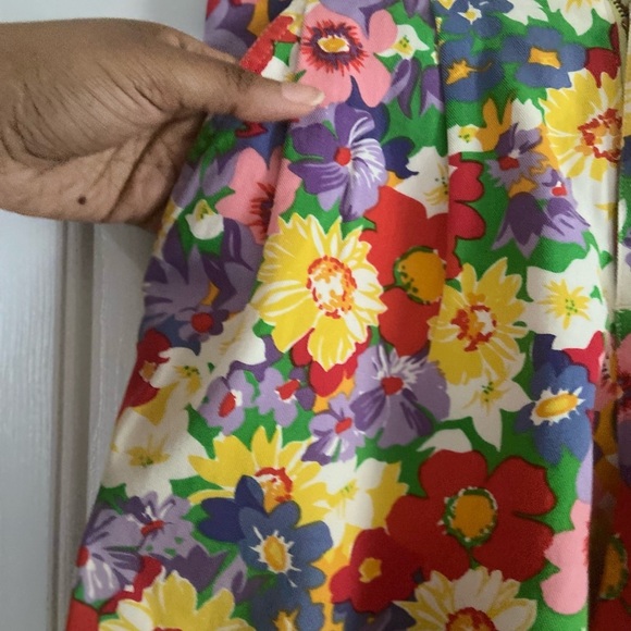 Vintage Lizsport Petite Women’s Colorful Floral Print High Waist Shorts Size 2 - Picture 3 of 4